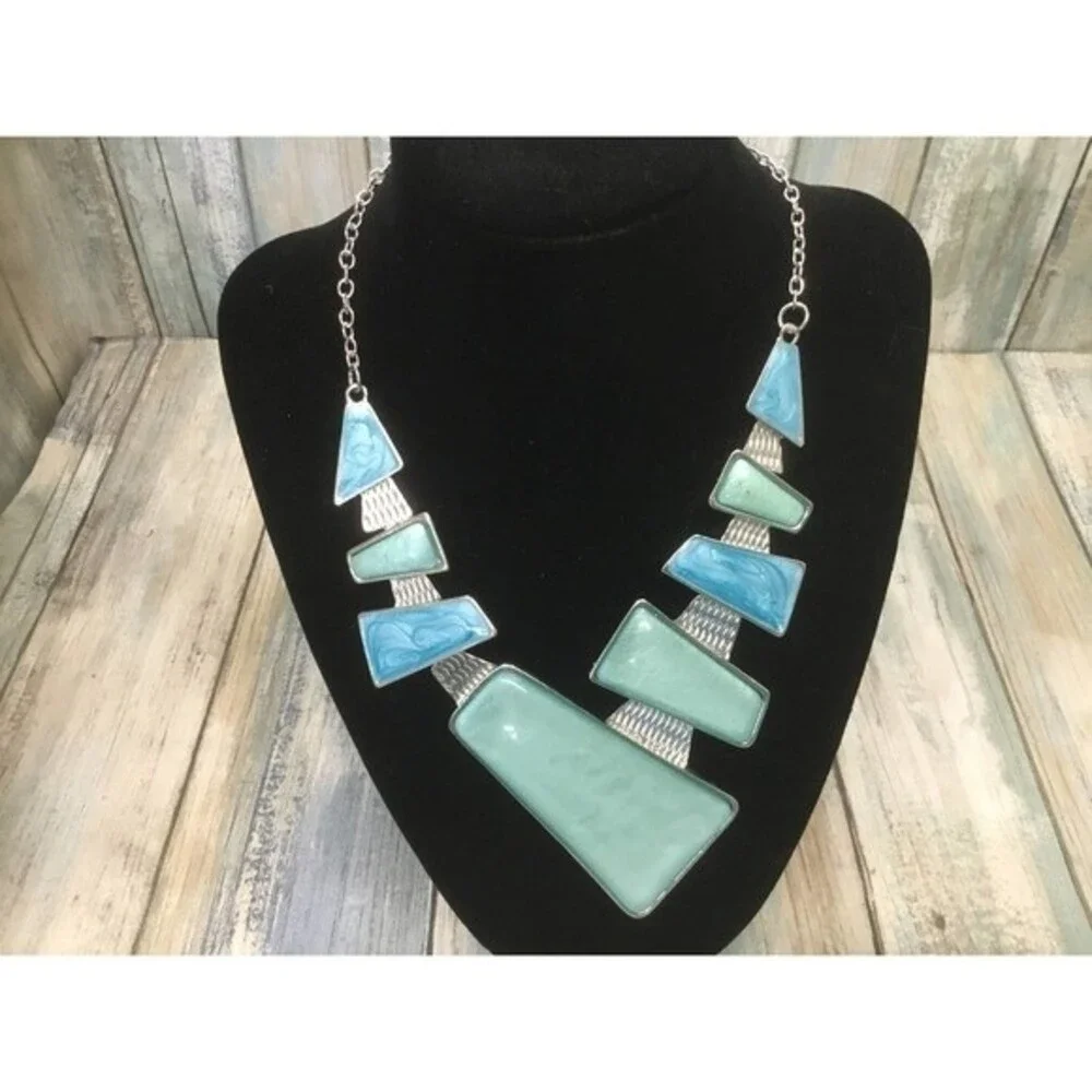 Silver Blue Geometric Design Necklace